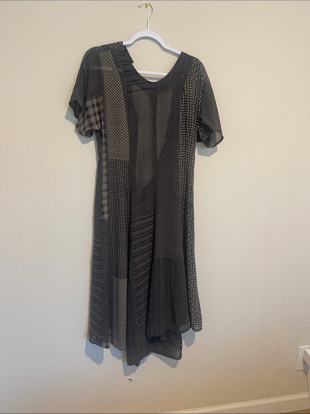 Black Patterned sheer Short-Sleeve V-Neck Women’s midi Dress